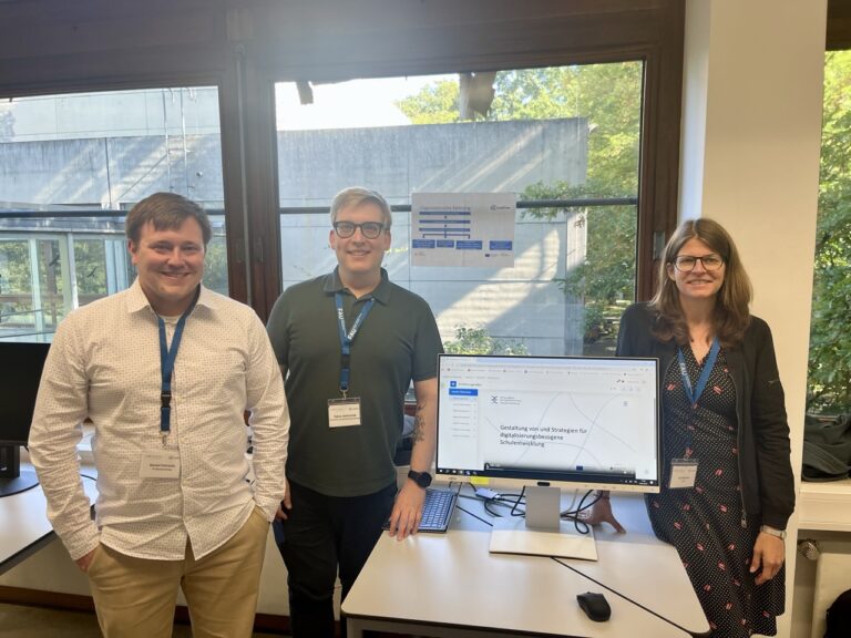 Kommunikation und Kooperation in der digitalen Schulentwicklung  Projektverbund LeadCom stellt Fortbildungsmodule