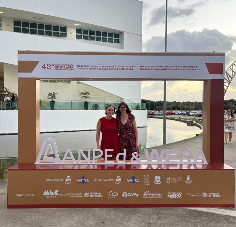 Educational Governance im internationalen Kontext – Iris Kannen und Charlotte Assmann stellen ihre Forschungsarbeit bei der WERA in Brasilien vor